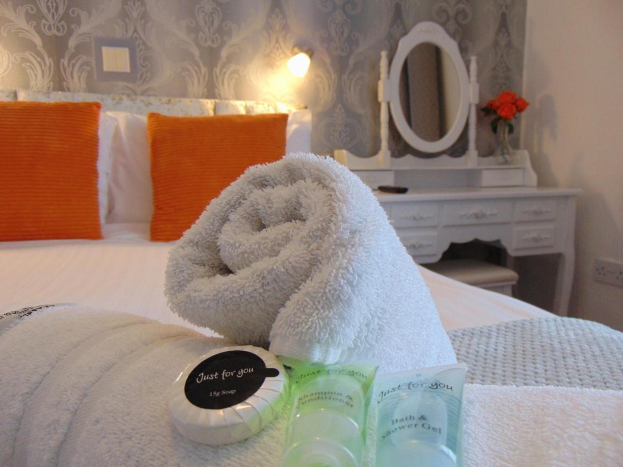 Seacroft Guest House Пейнтън Екстериор снимка